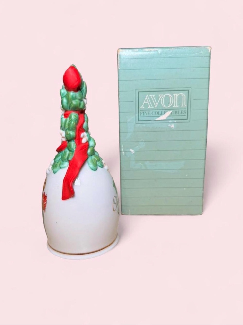 Vintage 1989 Avon Under the Mistletoe Porcelain Christmas Bell NIB Collectible - Picture 3 of 8